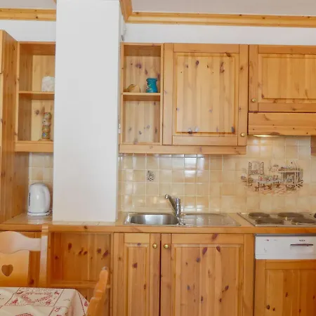 Apartment Chaleureux 2 Pieces Avec Balcon Sud, Proche Pistes Et Commerces A Mottaret - Fr-1-182-5