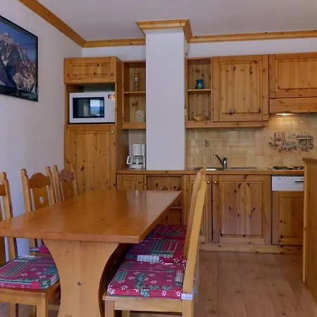 Chaleureux 2 Pieces Avec Balcon Sud, Proche Pistes Et Commerces A Mottaret - Fr-1-182-5 Meribel